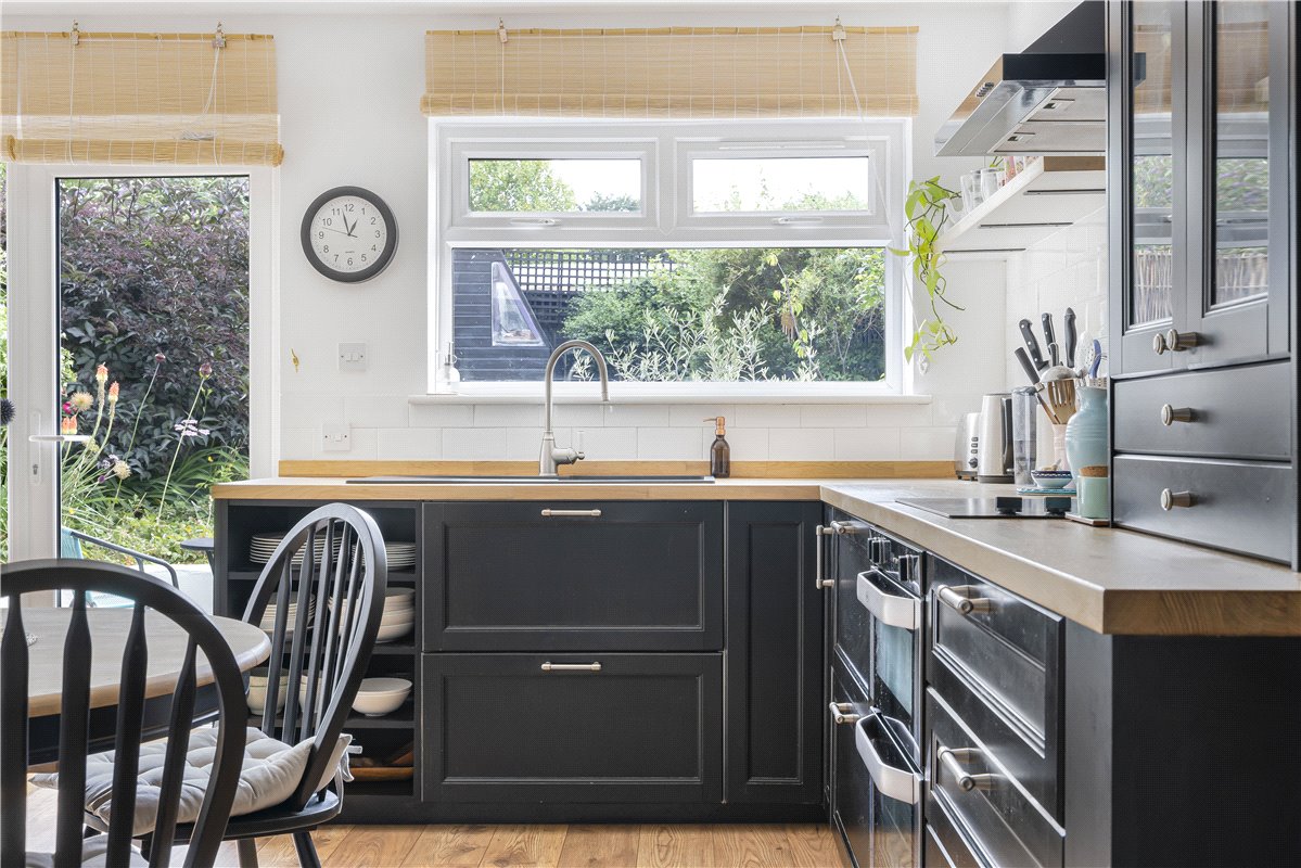 4 bedroom house, Keens Close, Enstone OX7 - Available