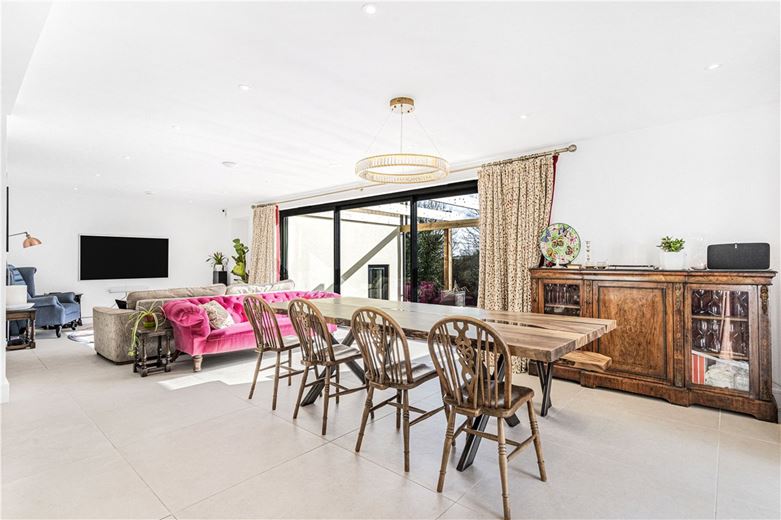 5 bedroom house, Middle Street, Islip OX5 - Sold