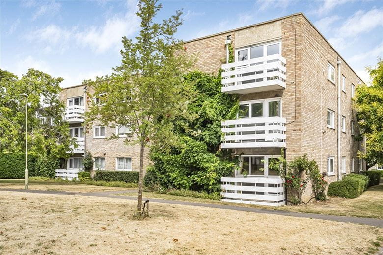 2 bedroom flat, Cunliffe Close, Oxford OX2 - Sold STC