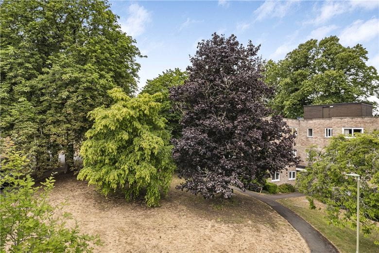 2 bedroom flat, Cunliffe Close, Oxford OX2 - Sold STC