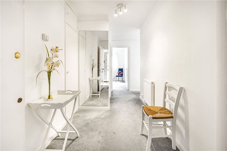 2 bedroom flat, Cunliffe Close, Oxford OX2 - Sold STC