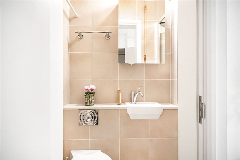 2 bedroom flat, Cunliffe Close, Oxford OX2 - Sold STC