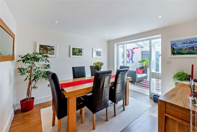 4 bedroom house, Queens Road, Thame OX9 - Available