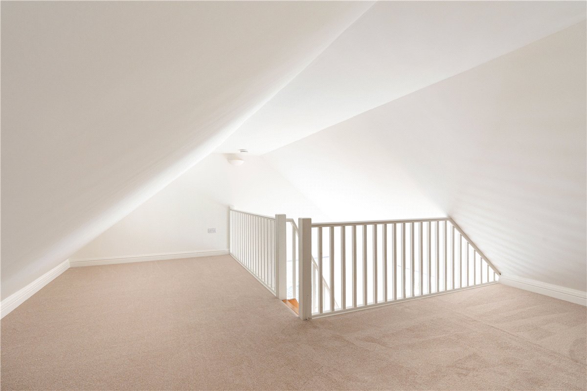 5 bedroom house, Station Yard, Steventon OX13 - Available