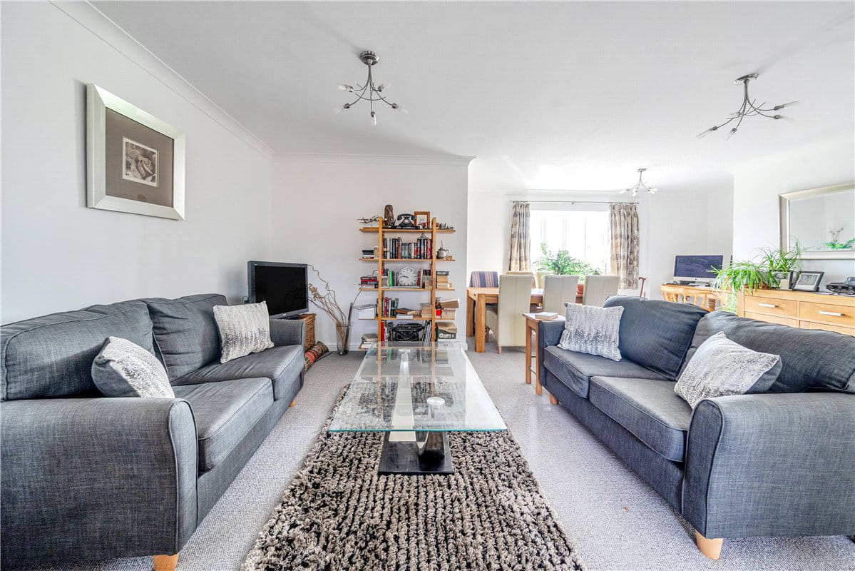 3 bedroom flat, Randolph Avenue, Woodstock OX20 - Available
