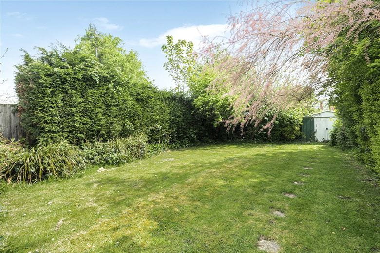 3 bedroom bungalow, Islip Gardens, Northolt UB5 - Sold