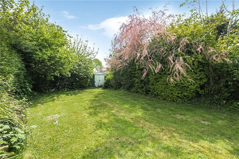 3 bedroom bungalow, Islip Gardens, Northolt UB5 - Available