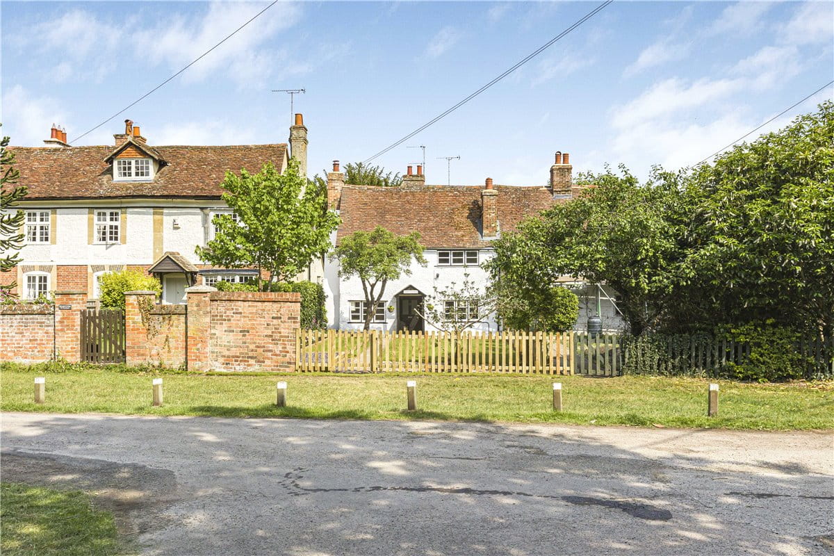 2 bedroom cottage, The Green, Sutton Courtenay OX14 - Available