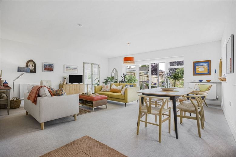 4 bedroom house, Olivers Close, Long Hanborough OX29 - Available