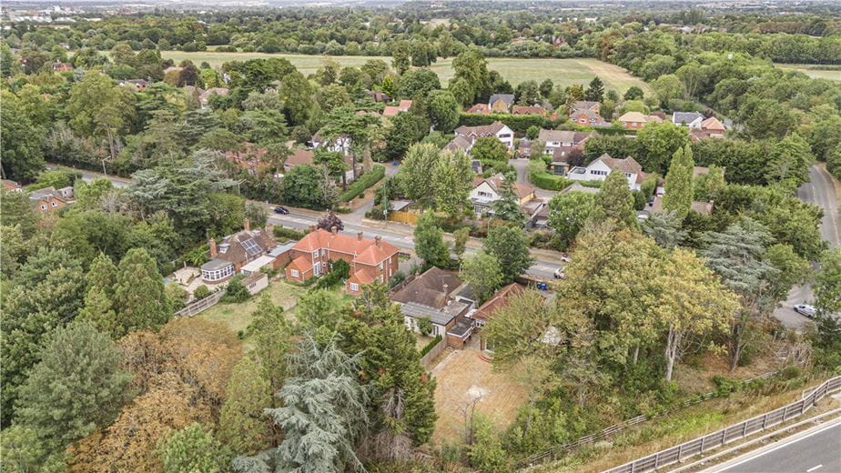 3 bedroom bungalow, Windsor Road, Maidenhead SL6 - Available