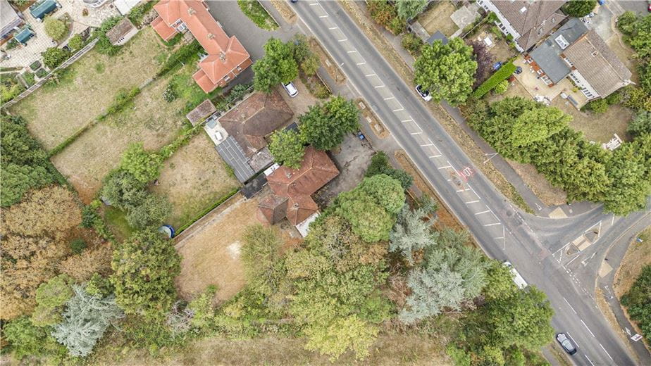 3 bedroom bungalow, Windsor Road, Maidenhead SL6 - Available
