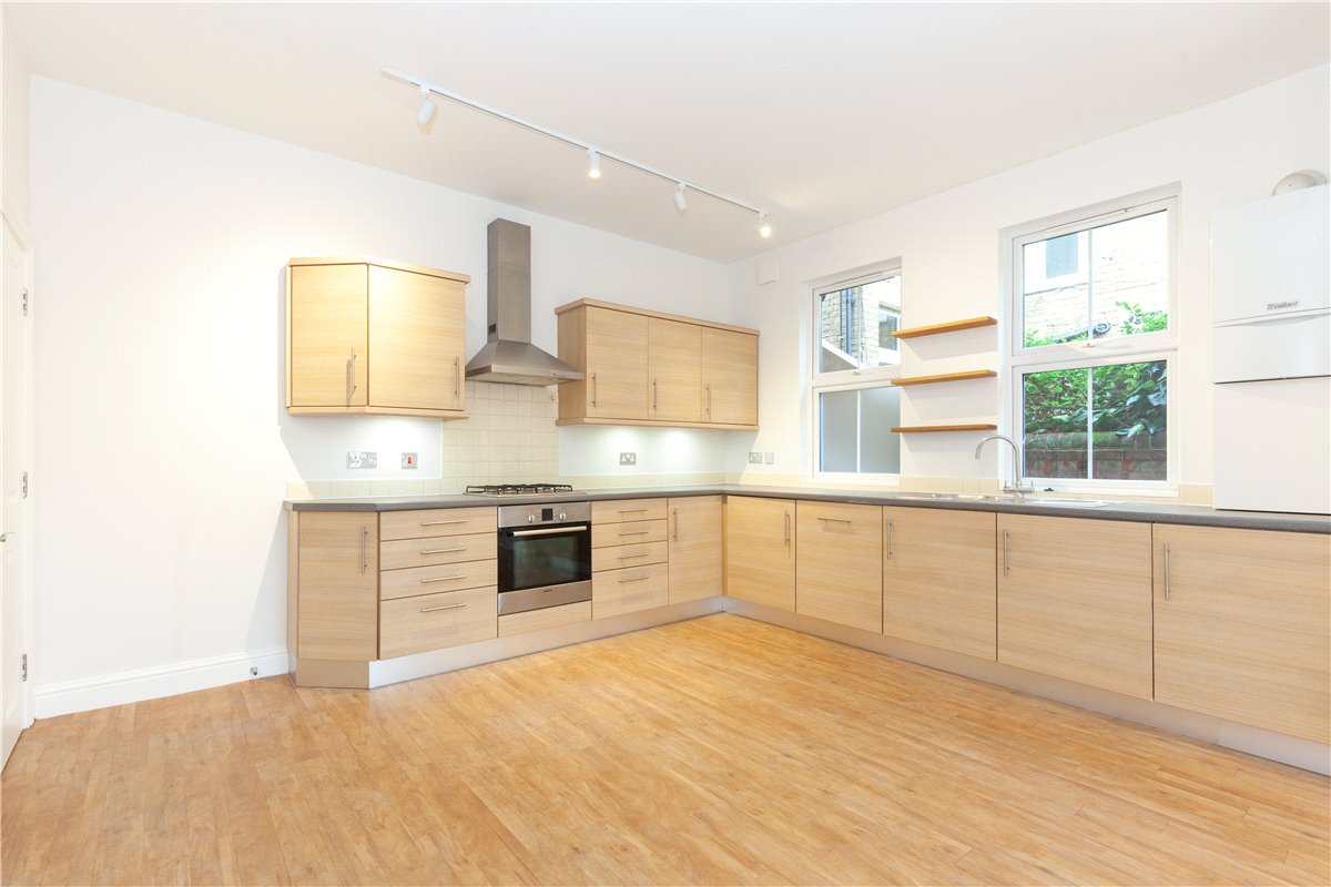2 bedroom flat, Woodstock Road, Oxford OX2 - Sold STC