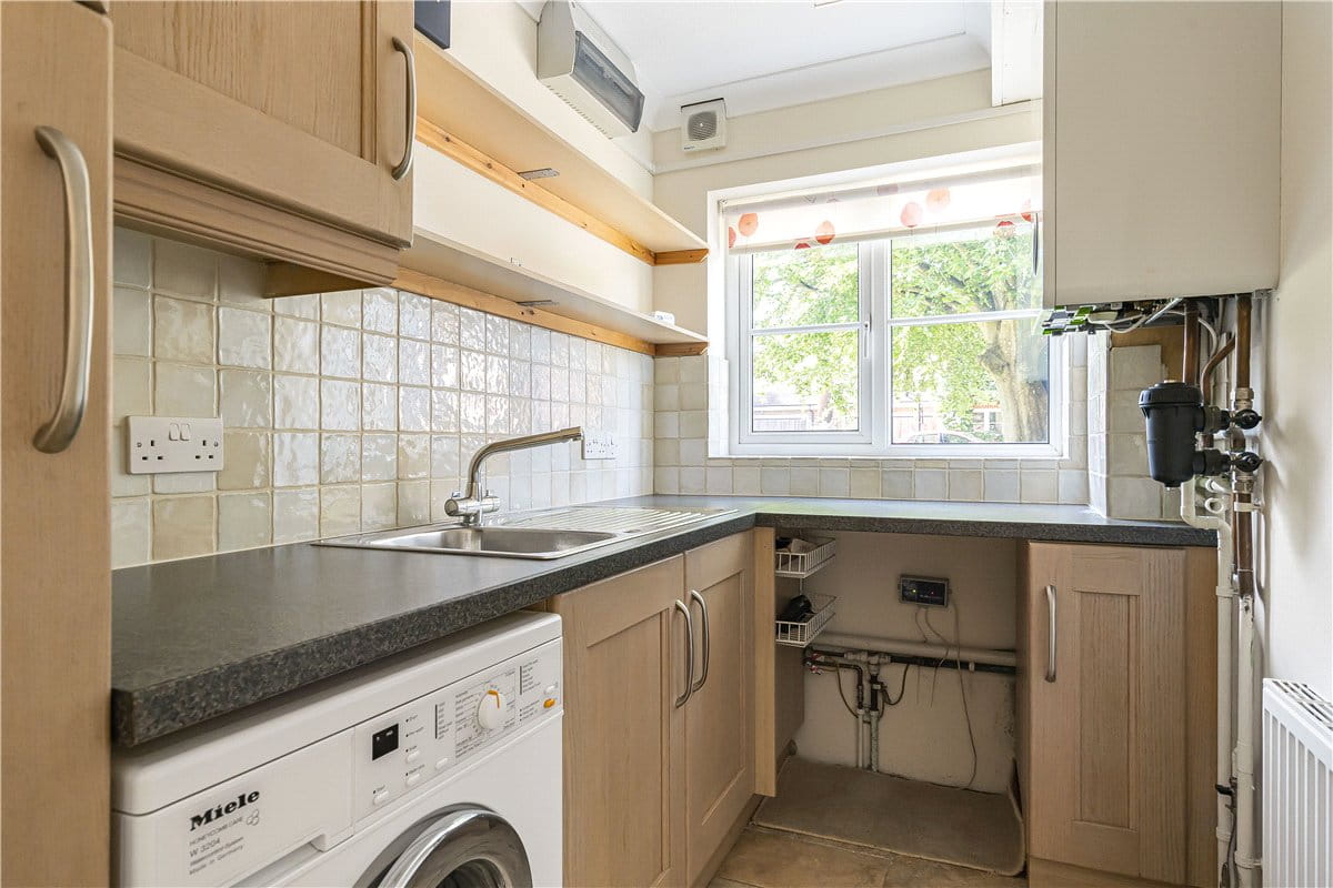 4 bedroom house, Poppy Close, Yarnton OX5 - Available