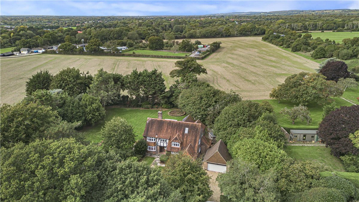 7 bedroom house, Tye Lane, Walberton BN18 - Available