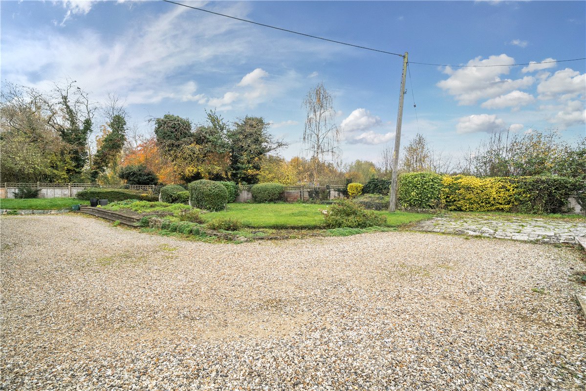 3 bedroom bungalow, Bridle Path, Charney Bassett OX12 - Available