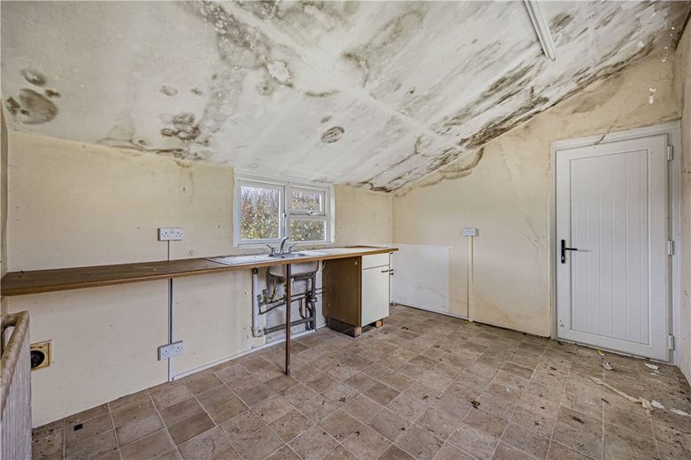 4 bedroom cottage, Queen Camel, Yeovil BA22 - Available