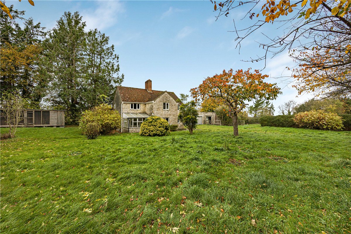 4 bedroom cottage, Queen Camel, Yeovil BA22 - Available