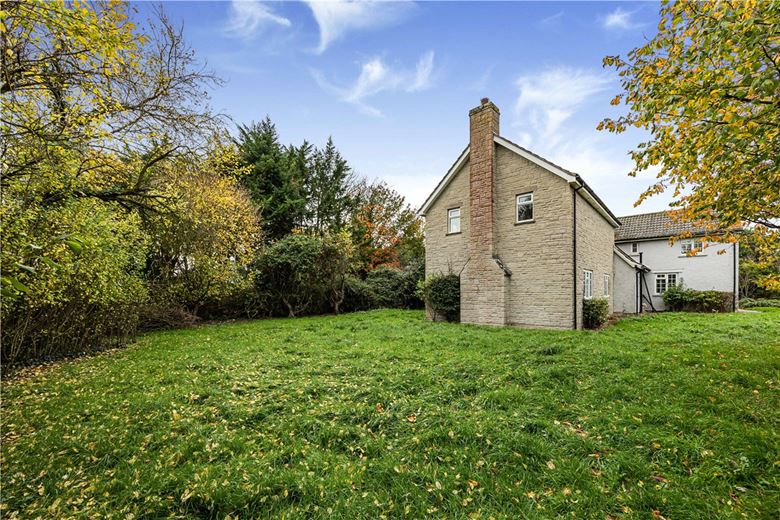 4 bedroom house, Queen Camel, Yeovil BA22 - Available