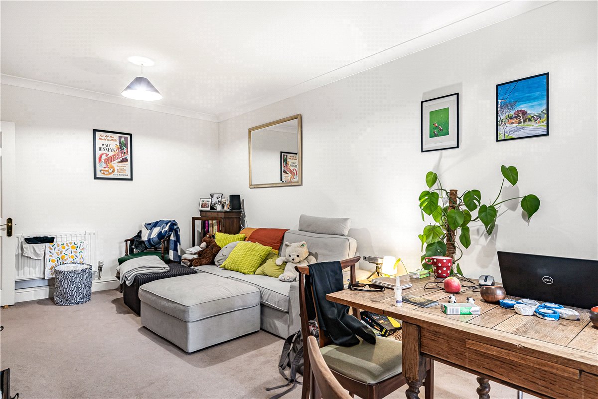 2 bedroom flat, Long Ford Close, Oxford OX1 - Available