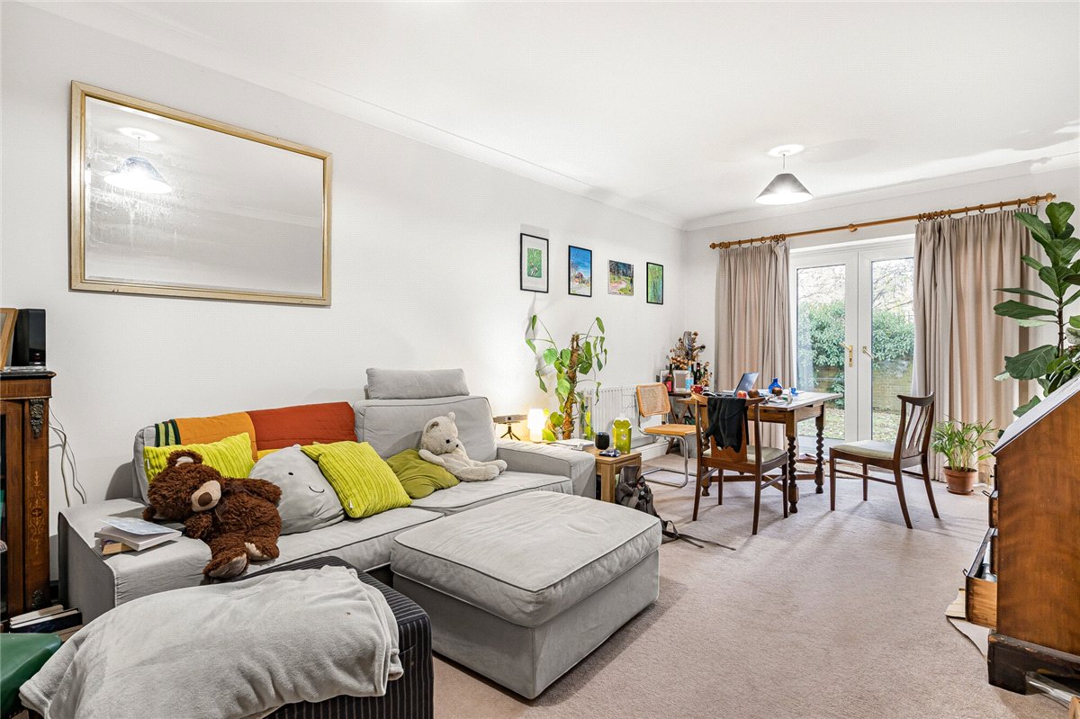 2 bedroom flat, Long Ford Close, Oxford OX1 - Available