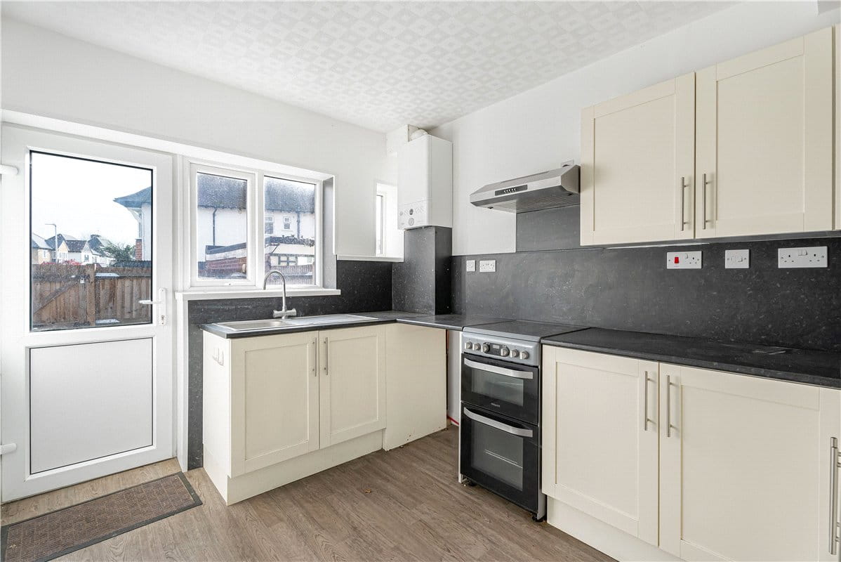 2 bedroom maisonette, West Ruislip Court, Ickenham Road HA4 - Available