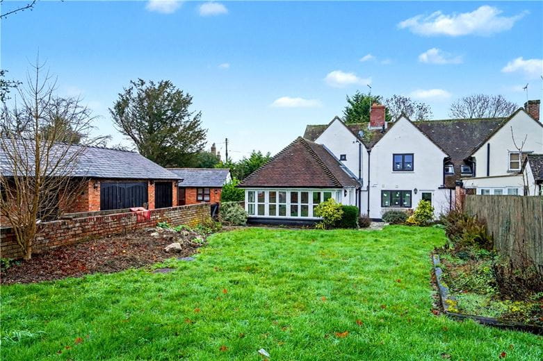 4 bedroom cottage, Lower Hartwell, Aylesbury HP17 - Available