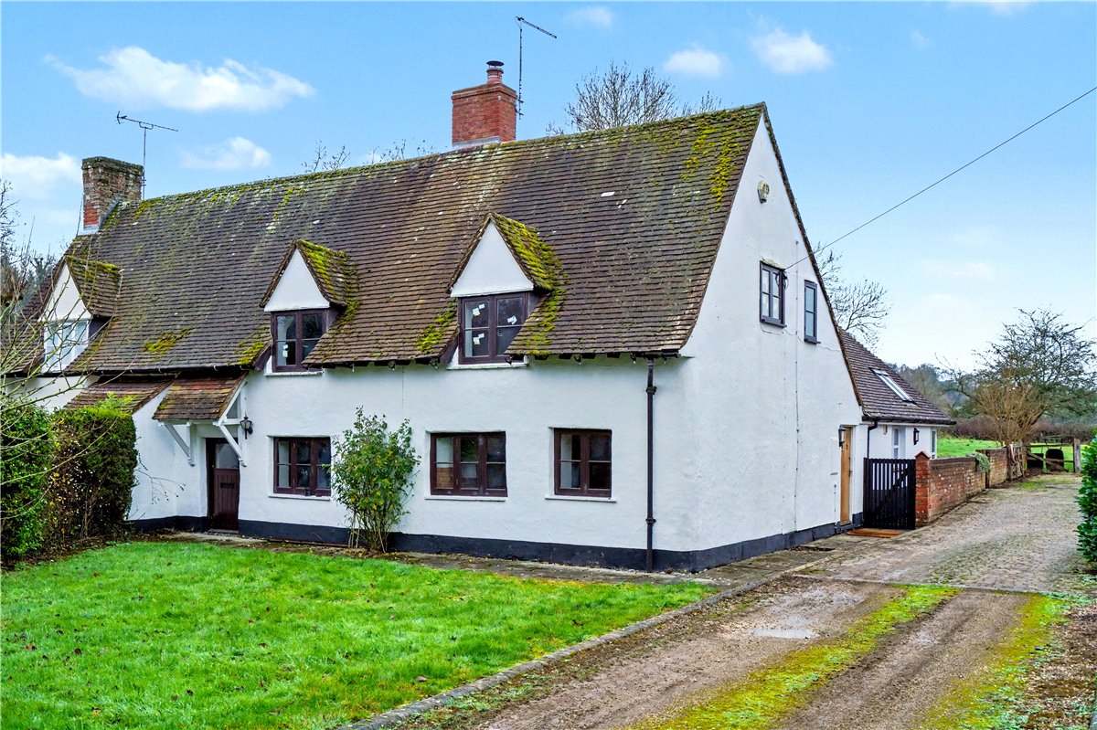 4 bedroom cottage, Lower Hartwell, Aylesbury HP17 - Available