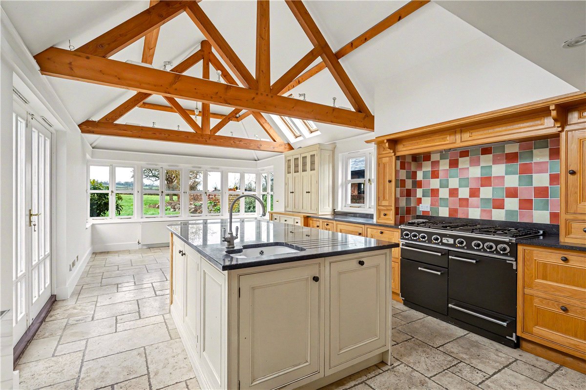 4 bedroom cottage, Lower Hartwell, Aylesbury HP17 - Available