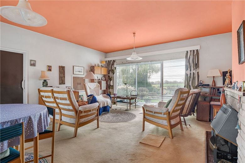 3 bedroom bungalow, Priory Close, Horton-cum-Studley OX33 - Available