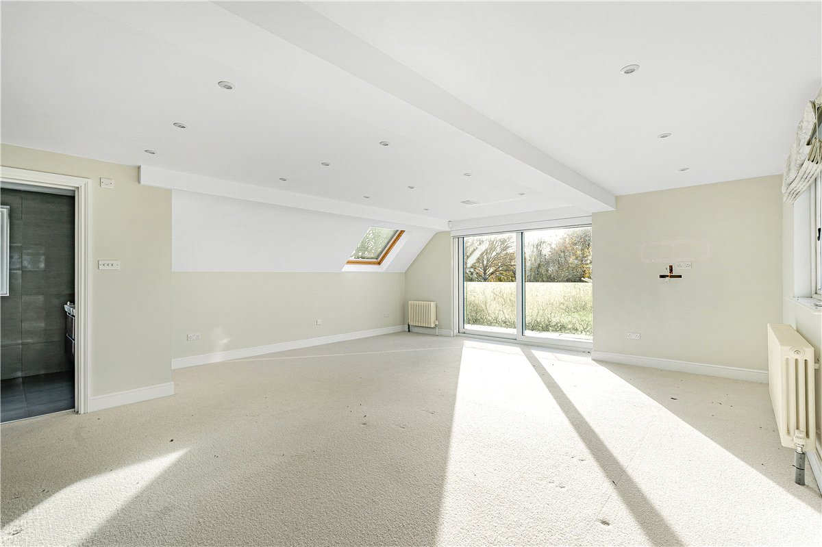 5 bedroom house, Tortington, Arundel BN18 - Available