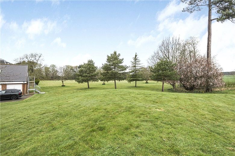 3 bedroom house, Ford Road, Tortington BN18 - Available