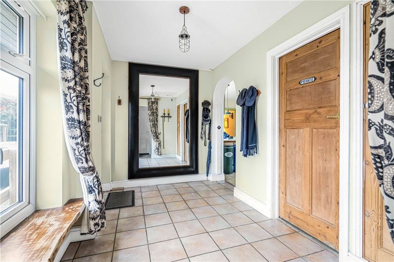 6 bedroom , Eynsham Road, Botley OX2 - Available