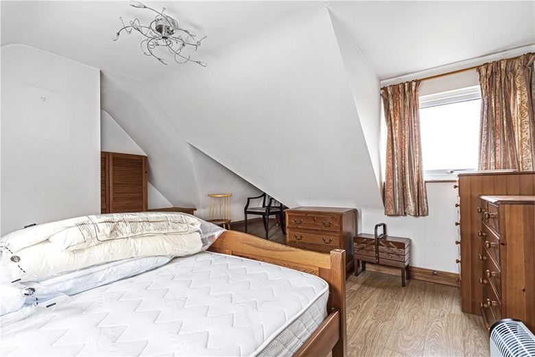 4 bedroom house, Oxford Road, Burford OX18 - Available