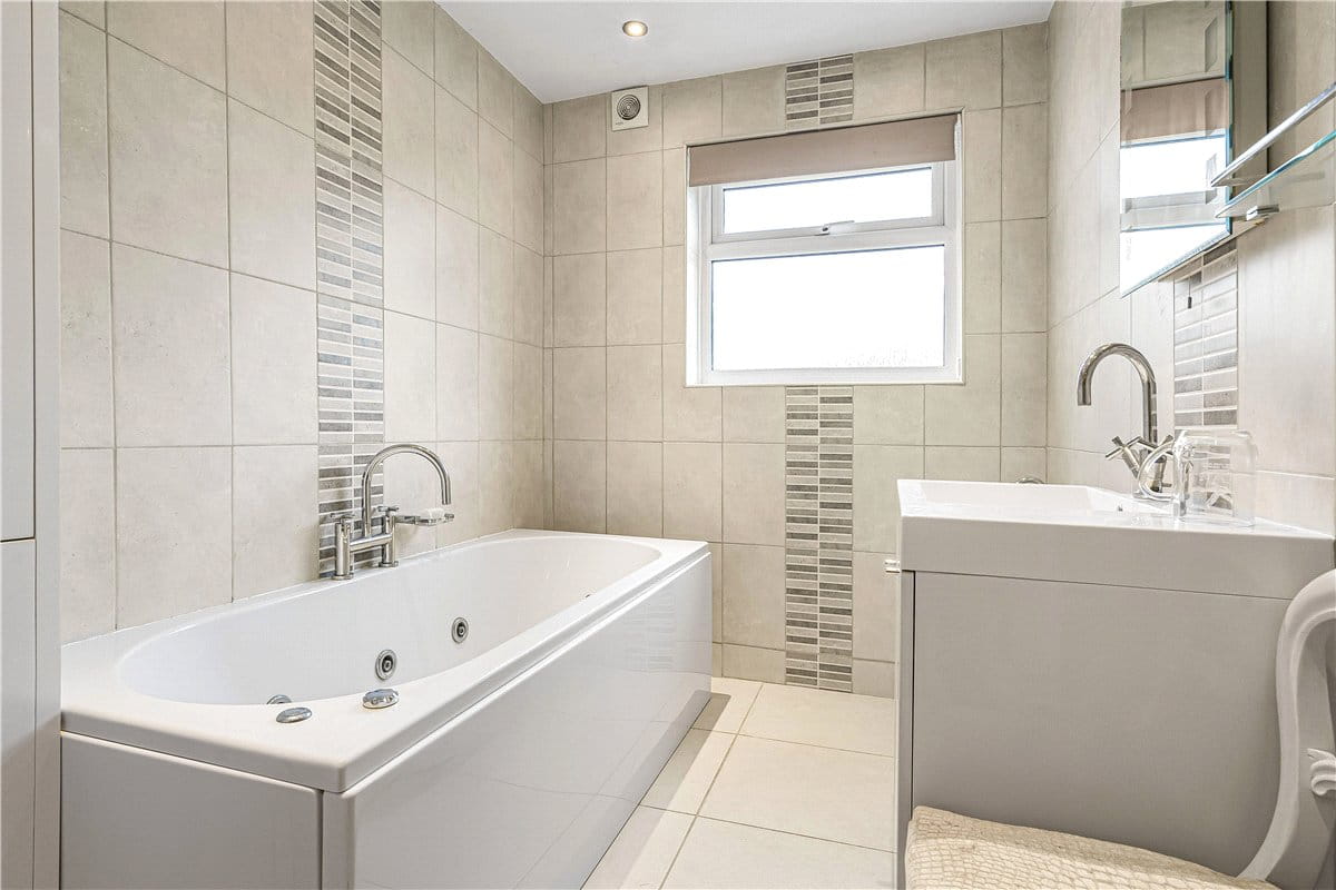 4 bedroom house, Oxford Road, Burford OX18 - Available