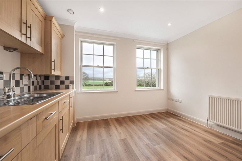 2 bedroom flat, Ford Road, Tortington BN18 - Available