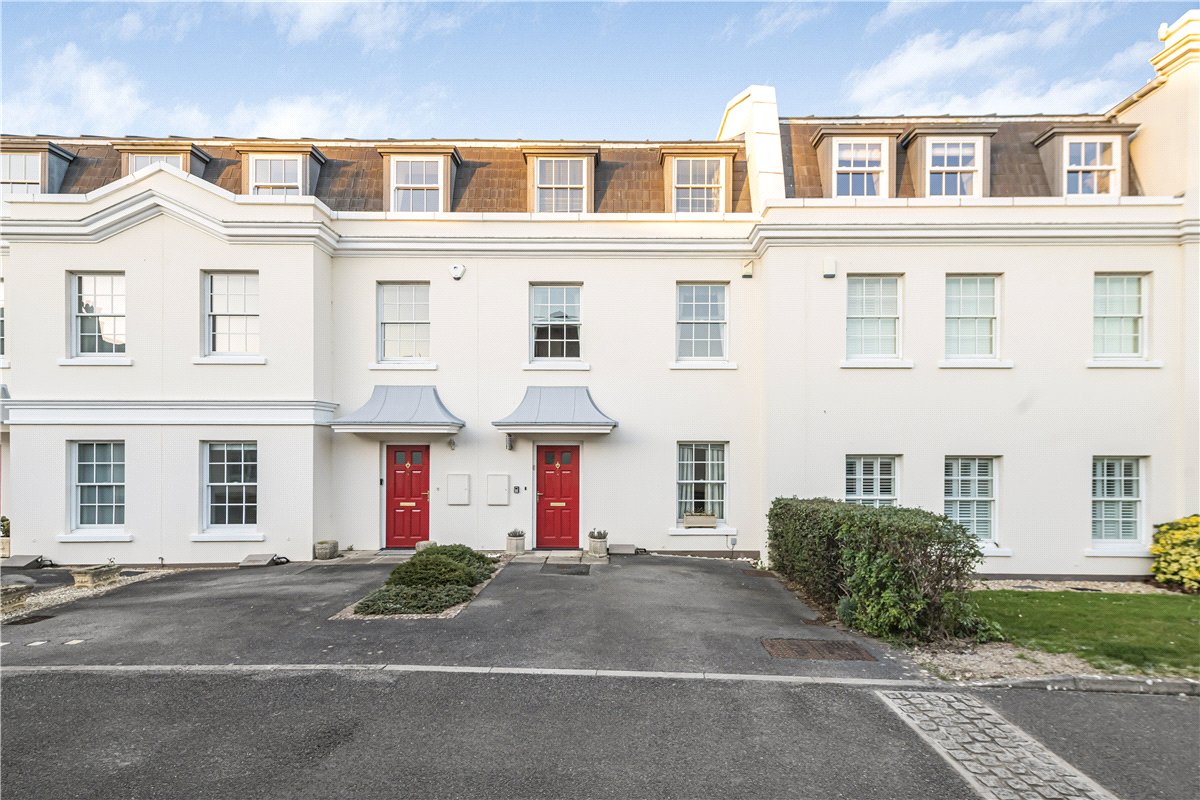 3 bedroom house, Tortington Manor, Ford Road BN18 - Available