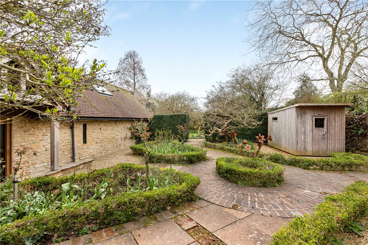 5 bedroom , Back Way, Great Haseley OX44 - Available