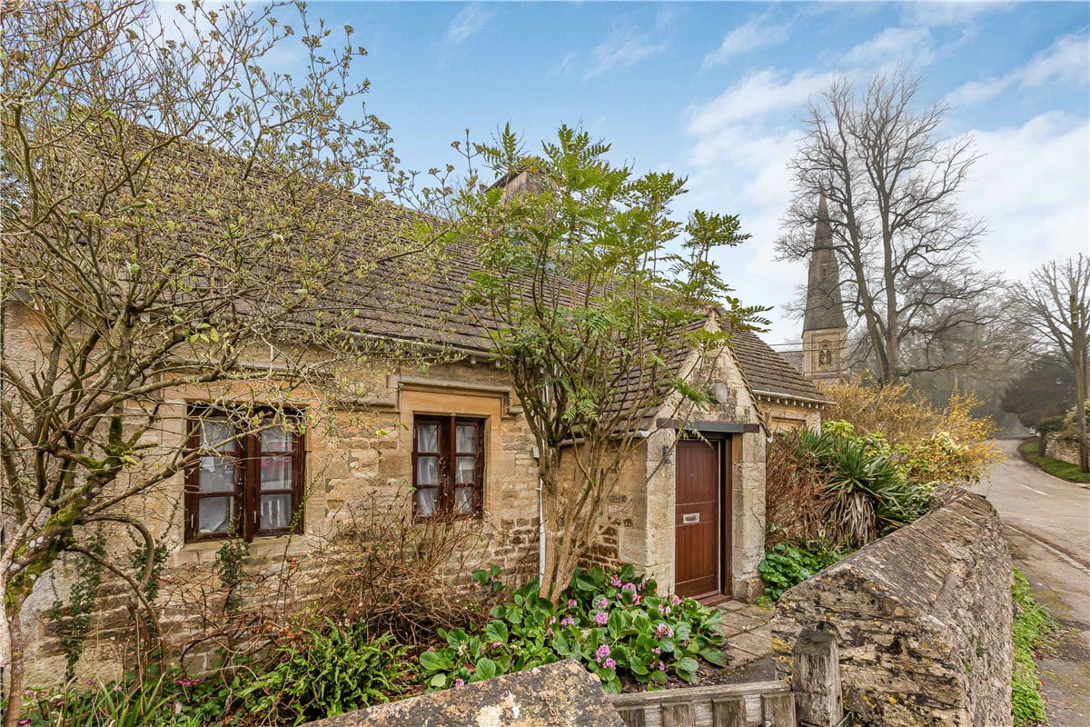 3 bedroom house, Lower End, Ramsden OX7 - Available