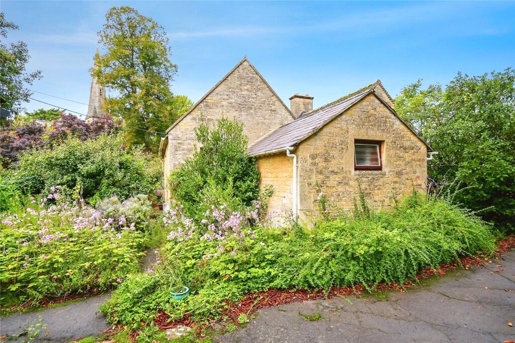 3 bedroom house, Lower End, Ramsden OX7 - Available