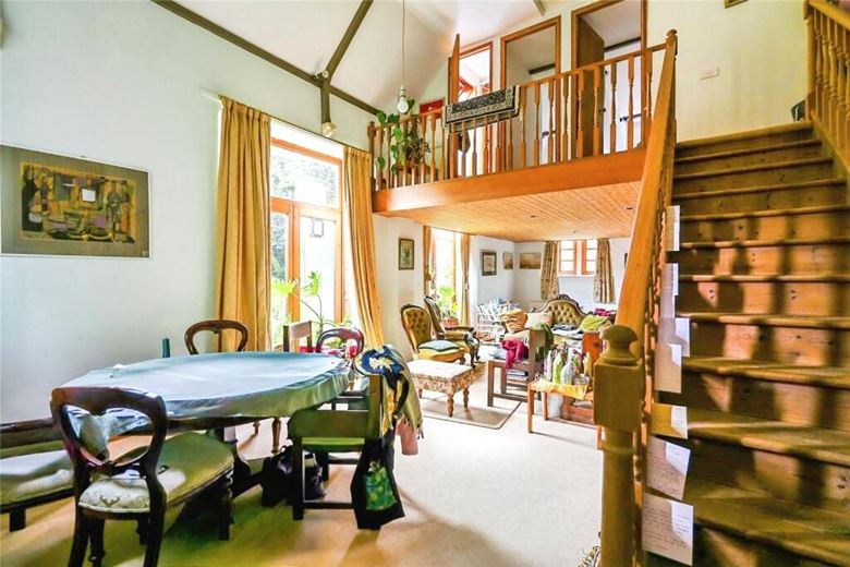 3 bedroom house, Lower End, Ramsden OX7 - Available