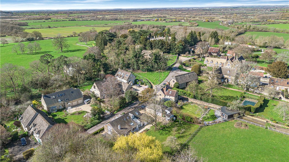 6 bedroom house, Church Road, Hinton Waldrist SN7 - Available