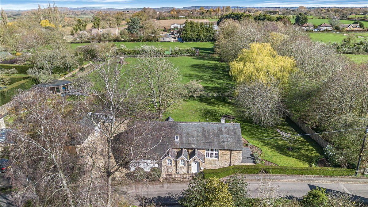 6 bedroom house, Church Road, Hinton Waldrist SN7 - Available