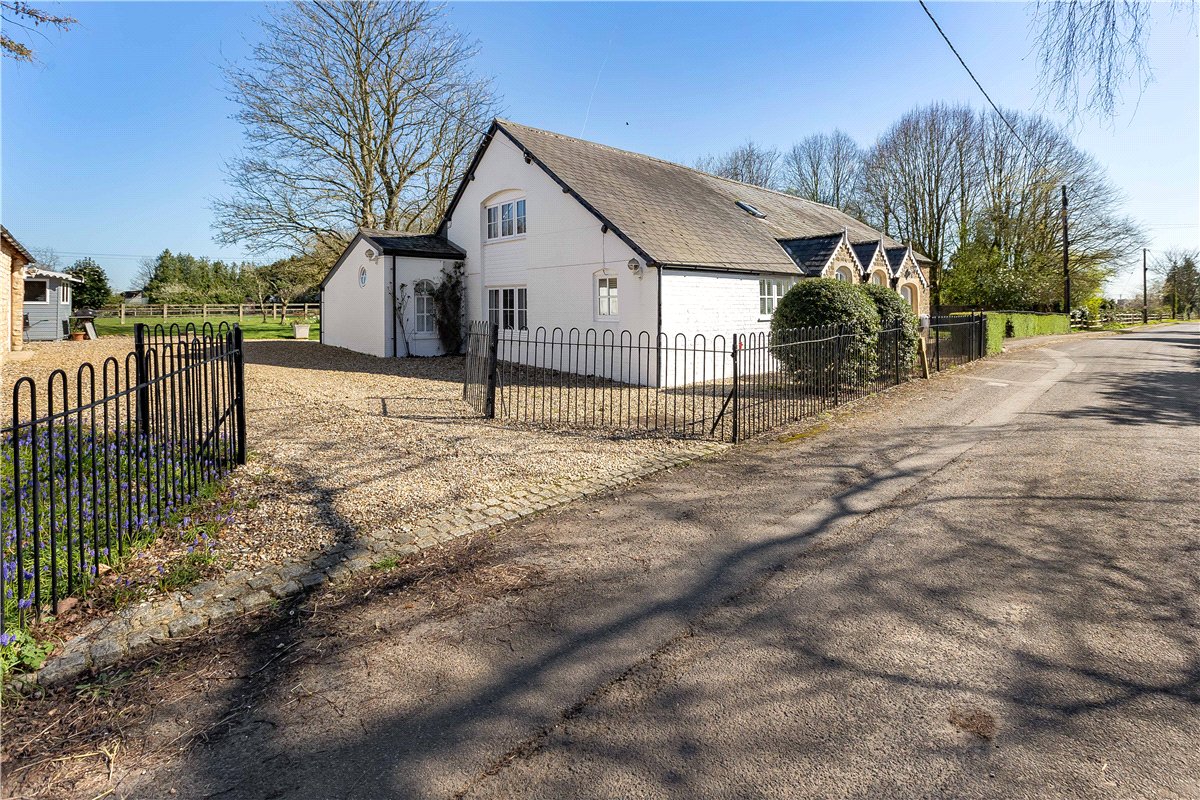 6 bedroom house, Church Road, Hinton Waldrist SN7 - Available