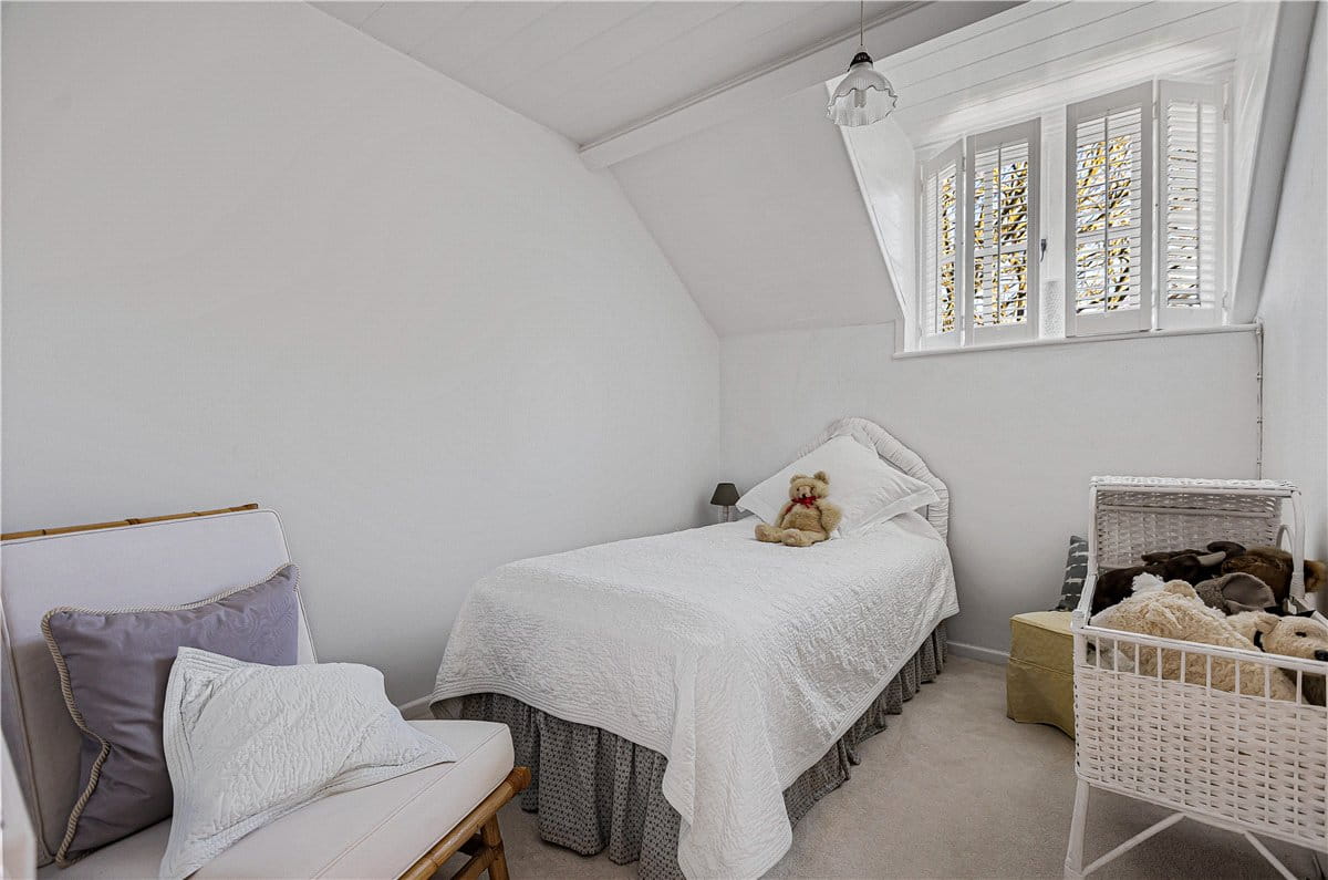 6 bedroom house, Church Road, Hinton Waldrist SN7 - Available