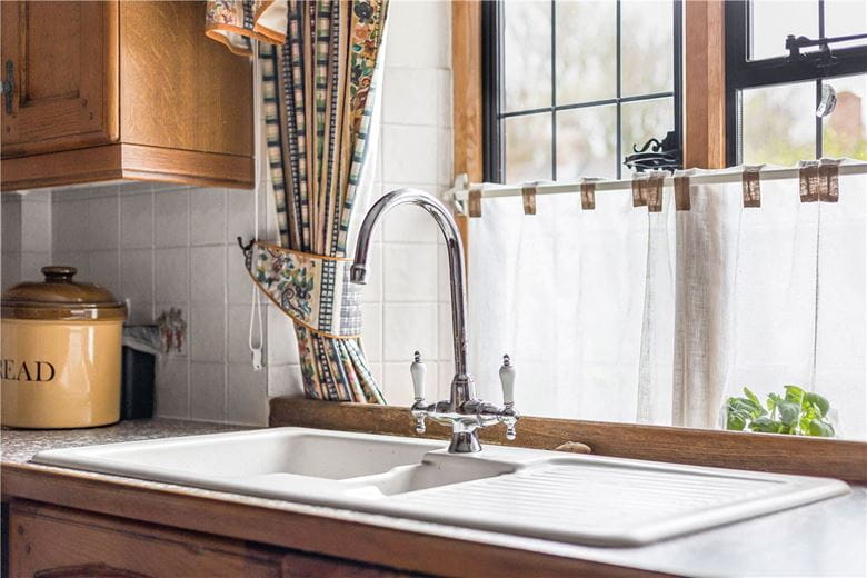 4 bedroom house, Guildenford, Burford OX18 - Available