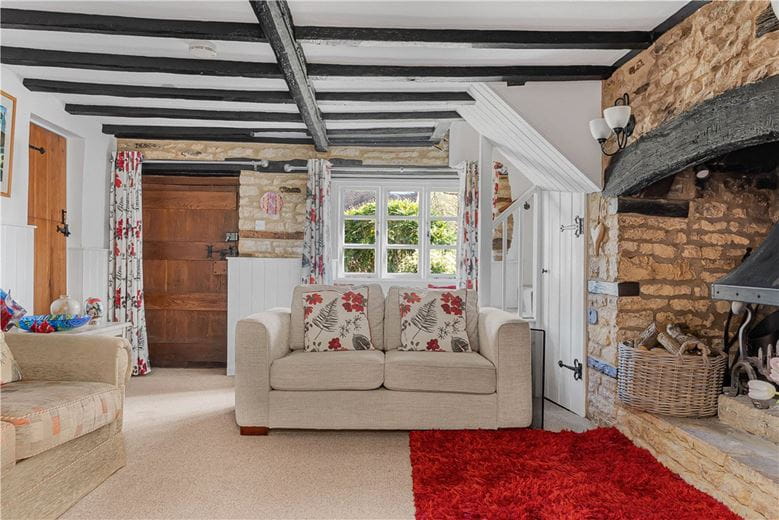 4 bedroom cottage, Taston, Chipping Norton, OX7 - Available