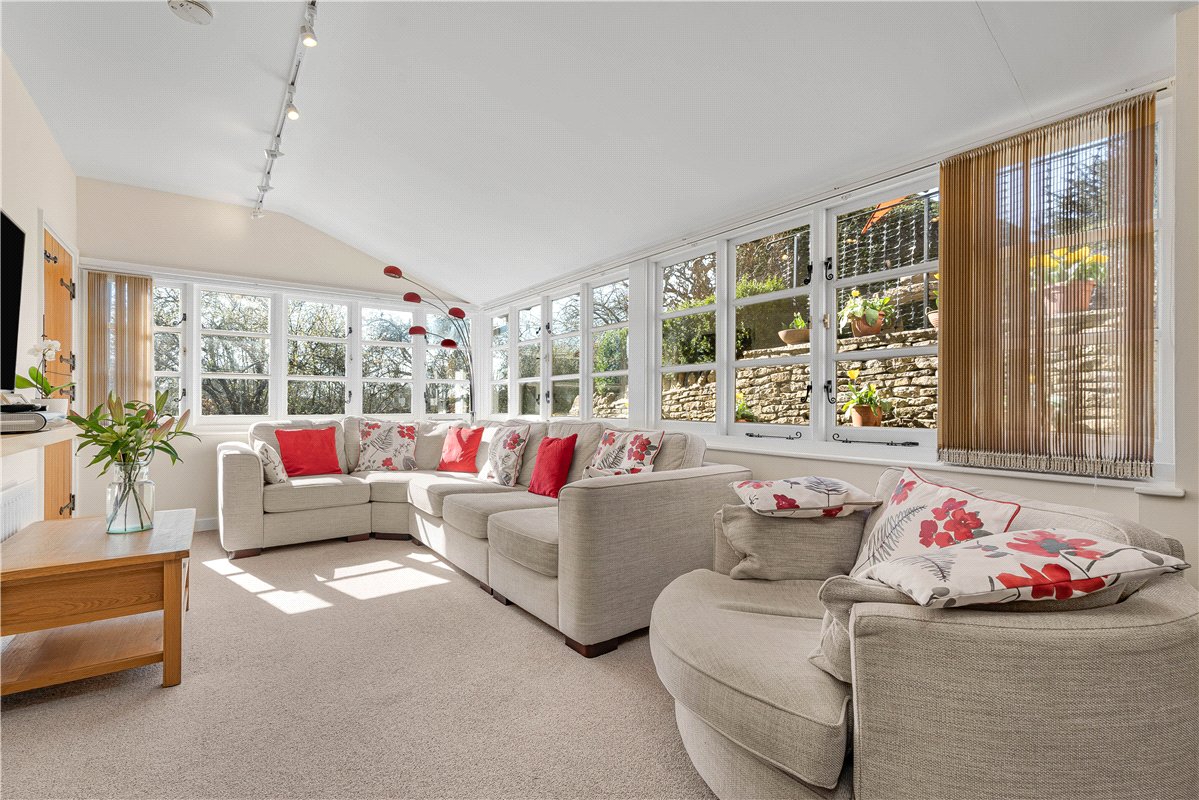 4 bedroom cottage, Taston, Chipping Norton, OX7 - Available