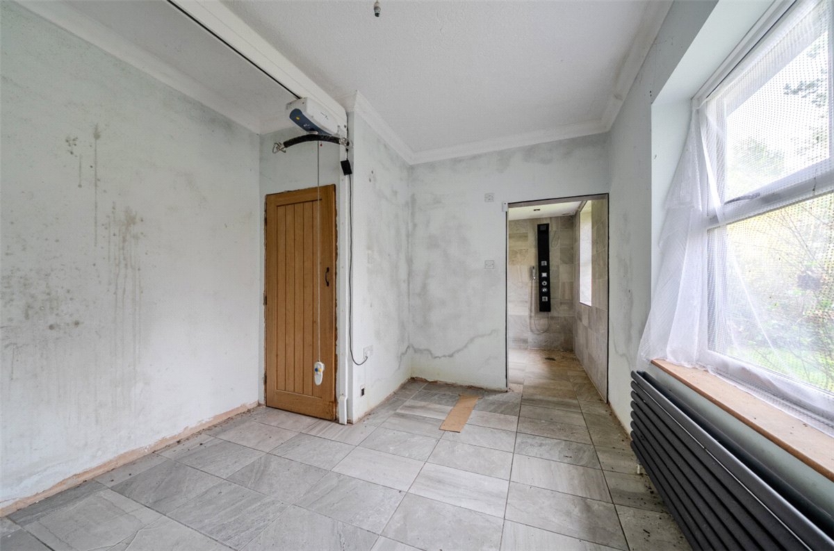 2 bedroom bungalow, Chester Road, Preston Brook WA7 - Available