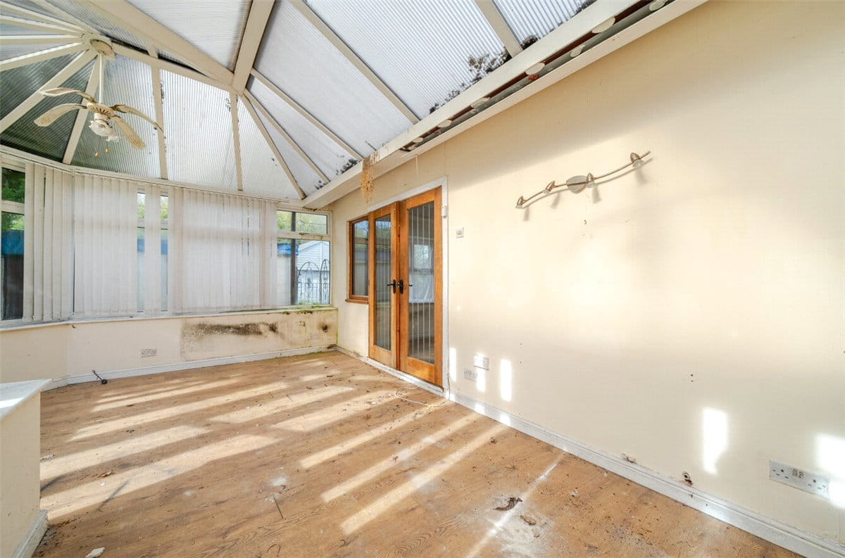 2 bedroom bungalow, Chester Road, Preston Brook WA7 - Available