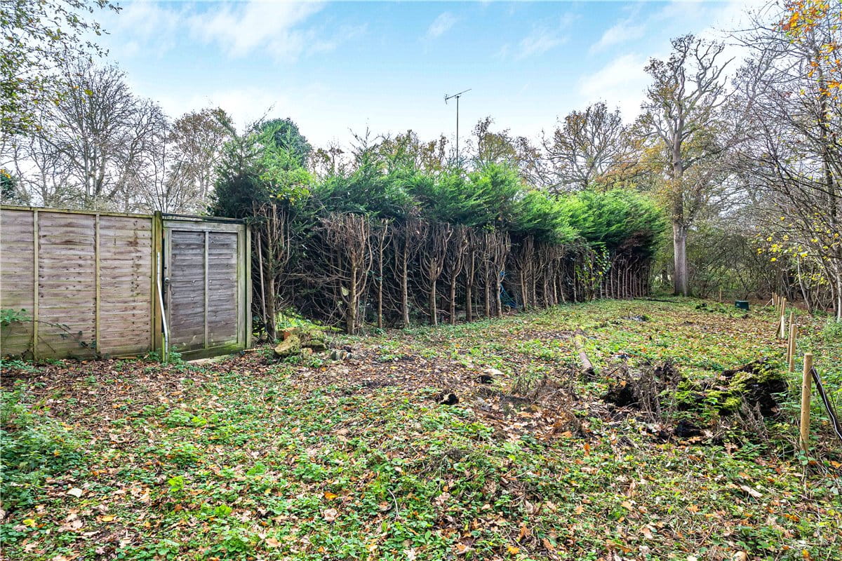 6 bedroom development plot, Oakley Wood, Benson OX10 - Available